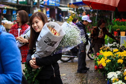 Những sắc hoa Tết ngập tràn phố phường Hà Nội