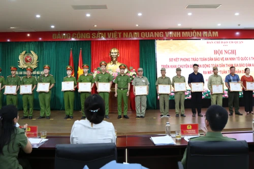 Lắng nghe những khó khăn vướng mắc, thay vì lời khen tốt