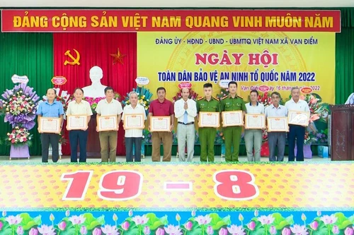 Vững vàng thế trận an ninh ở Vạn Điểm