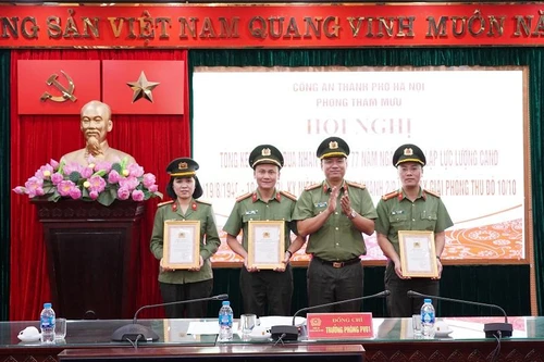 Nâng cao nhận thức, thi đua rèn luyện, lập công, hoàn thành xuất sắc nhiệm vụ được giao