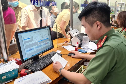 Hà Nội: Tiếp nhận gần 800 hồ sơ cấp hộ chiếu mẫu mới