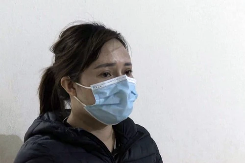 Người đàn bà cho hàng chục nam giới ‘ăn bánh vẽ’