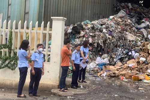 Tiêu hủy gần 8 tấn hàng hóa là mỹ phẩm, thực phẩm chức năng… trị giá hơn 2,4 tỷ đồng 