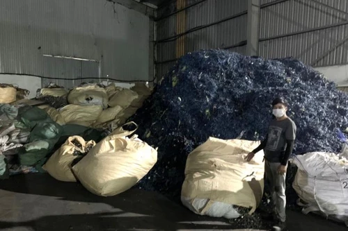 Đột kích kho, lò chứa chất phế thải nguy hại