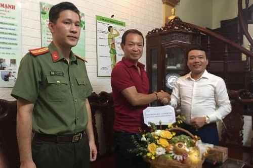 Cụm thi đua số 6 Công an Hà Nội tri ân gia đình thương binh, liệt sĩ