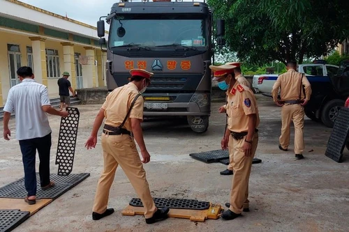 Tự giải mối nguy tai nạn trên các cung đường