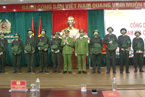 Tiếp bước những người con quê lụa anh hùng