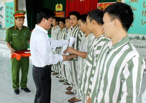 Bài 2: Được trợ giúp về tâm lý, hỗ trợ các thủ tục pháp lý