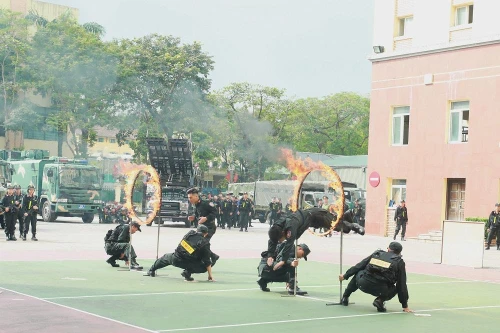 Ra mắt 2 Trung đội đặc biệt tinh nhuệ thuộc Bộ Tư lệnh Cảnh vệ