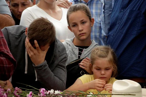 [ẢNH) Những hình ảnh đau lòng về vụ tấn công đẫm máu nhất nhằm vào người Mỹ ở Mexico