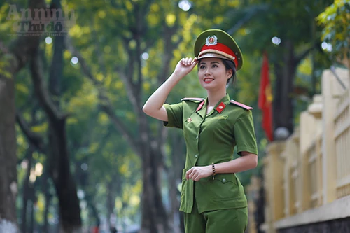 Nữ sinh Đại học PCCC đẹp dịu dàng trong tà áo dài truyền thống