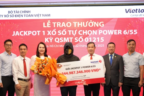 Trúng Vietlott 344 tỷ đồng, cặp vợ chồng ở TP.HCM vui "quên ăn, quên ngủ" 