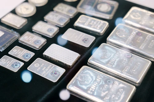 Đổ xô mua bạc, doanh nghiệp “cháy hàng”, phải tạm dừng nhận đơn