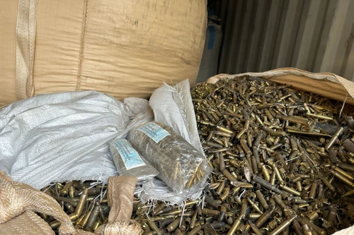 Phát hiện hơn 25 tấn vỏ đạn quân dụng nhập khẩu trái phép vào Việt Nam