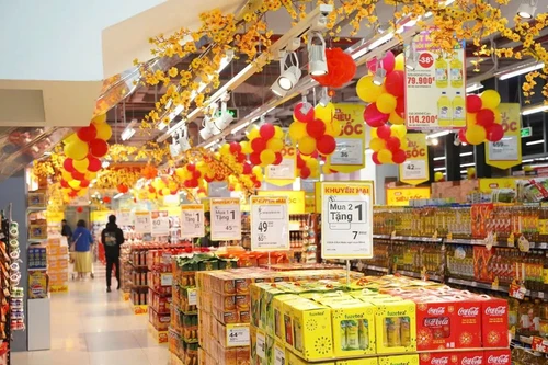 Nhiều siêu thị mở cửa trở lại từ ngày mùng 2 Tết, giá cả tương đối ổn định