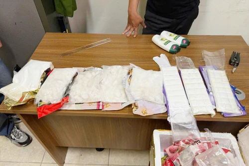 Hai đối tượng vận chuyển 5,3kg ma túy bị Hải quan Nội Bài bắt giữ