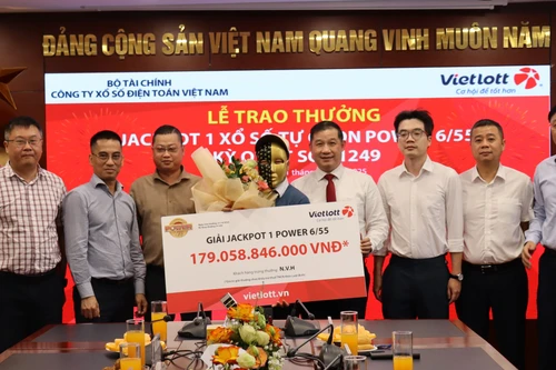 Thầy giáo ở Đà Nẵng nhận độc đắc Vietlott gần 180 tỷ đồng