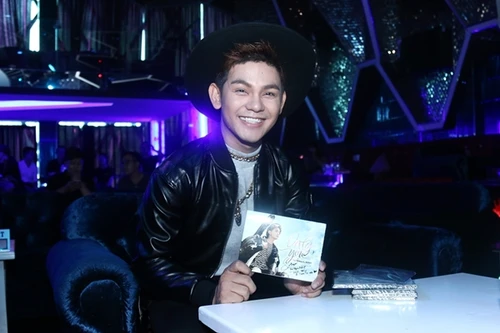 Sao Việt hội ngộ chúc mừng Sơn Ngọc Minh ra mắt album