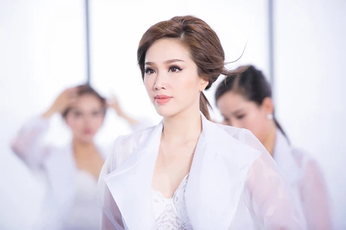 Bảo Thy gợi cảm trong MV mới "I’m sorry babe"