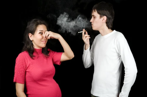 Đạp xe, để điện thoại trong túi quần làm tổn hại “tinh binh”