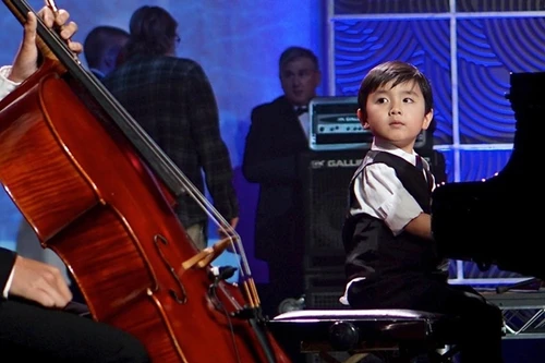 Thần đồng Piano 5 tuổi Evan Lê lần đầu về Việt Nam biểu diễn
