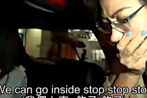 Con gái Trưởng đặc khu Hồng Kông "tát mẹ giữa phố"