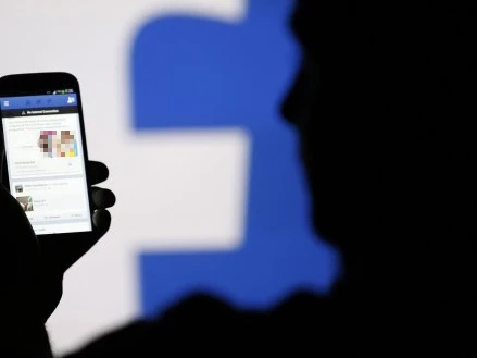 Infographic: Các hành vi bị cấm liên quan đến Internet và mạng xã hội