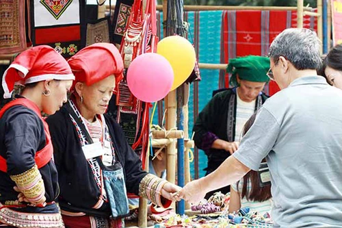 Hội chợ hàng thủ công truyền thống