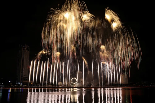 Đà Nẵng: Lễ hội pháo hoa 2017 kéo dài suốt 2 tháng