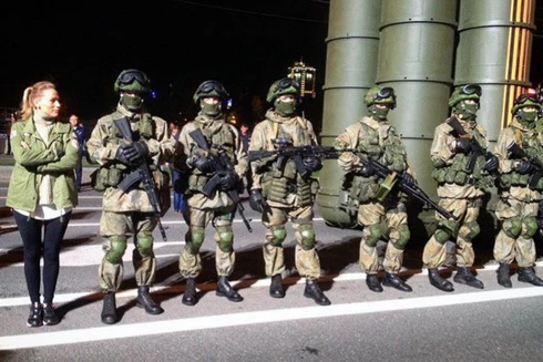 [ẢNH] "Lính người Nga" trực tiếp đảm bảo an toàn cho Tổng thống Venezuela?