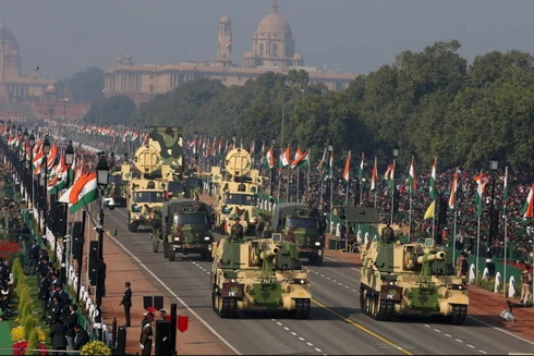 [ẢNH] Quân đội Ấn Độ duyệt binh khoe dàn vũ khí siêu hiện đại