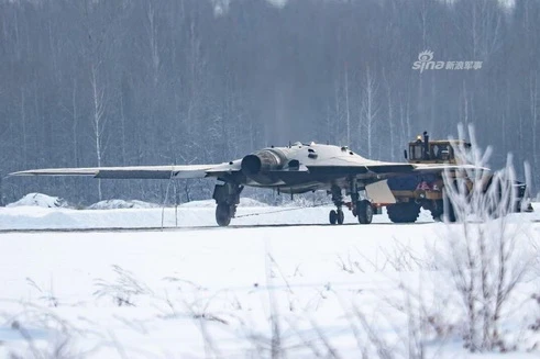 [ẢNH] UCAV tàng hình Okhotnik của Nga có mặt tại Syria, sẵn sàng tấn công Idlib?