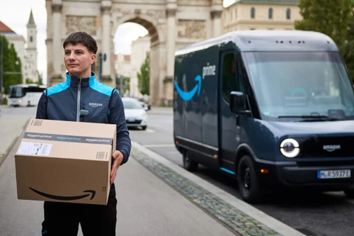 Amazon ra mắt xe tải giao hàng sử dụng trí tuệ nhân tạo