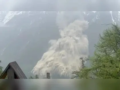 Khoảnh khắc sông băng đổ ập xuống, vùi lấp ngôi làng ở Thụy Sĩ