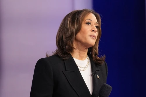 Bà Kamala Harris thừa nhận thất bại, gọi điện chúc mừng ông Donald Trump