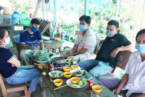 [Tin nhanh sáng 24-8-2021] Hiệu trưởng tổ chức ăn nhậu trong thời gian thực hiện Chỉ thị 16