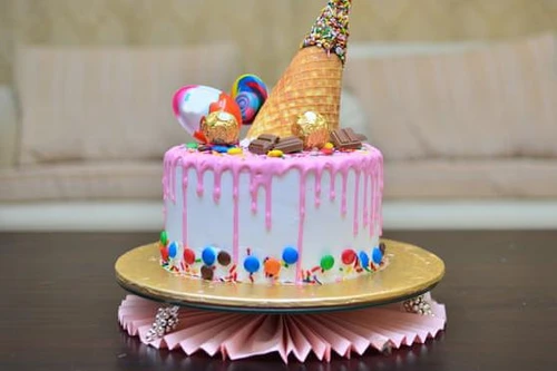 Lái trực thăng đi mua… bánh kem, phi công ở Canada phải hầu tòa