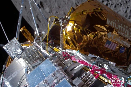 Tàu đổ bộ tư nhân của Mỹ đáp xuống Mặt trăng 