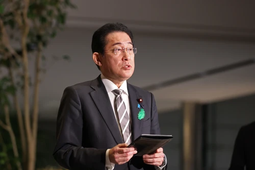 Thủ tướng Nhật Bản tiếp tục vận động bầu cử sau vụ nổ ở Wakayama