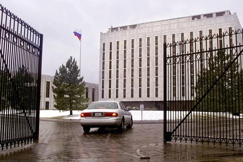 Phát hiện hai vali khả nghi cạnh tòa nhà Đại sứ quán Nga ở Mỹ