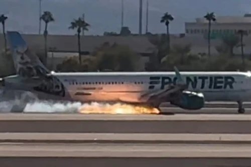Máy bay chở 197 người bắt lửa khi hạ cánh tại Mỹ