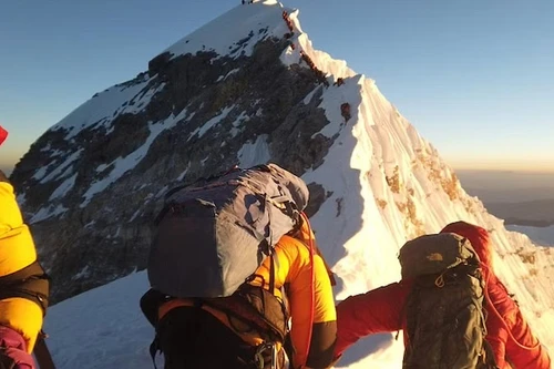 5 công dân Nga tử nạn khi leo núi cao thứ 7 thế giới