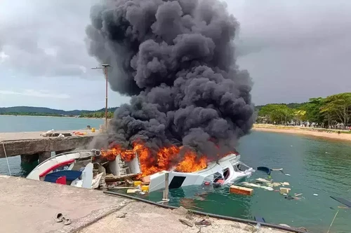 Cháy thuyền chở quan chức Indonesia đi vận động tranh cử, ít nhất 5 người chết