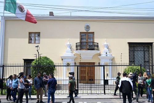 Peru trục xuất Đại sứ Mexico