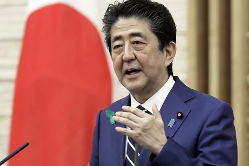 Thủ tướng Nhật Bản Abe Shinzo và Nội các từ chức