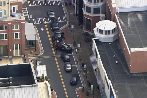 Mỹ bắt giữ đối tượng mặc áo giáp, mang theo 5 khẩu súng vào siêu thị