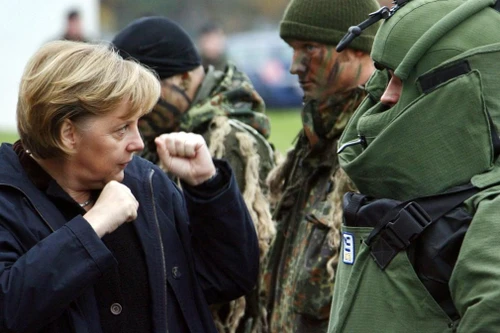 [ẢNH] Những khoảnh khắc đáng nhớ về bà Merkel trong 16 năm làm Thủ tướng Đức