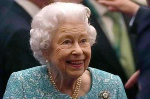 Nữ hoàng Anh Elizabeth II nhập viện qua đêm