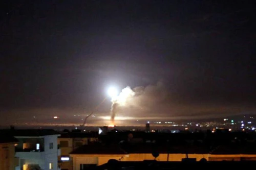 Israel tấn công tên lửa, phòng không Syria lập tức đáp trả 