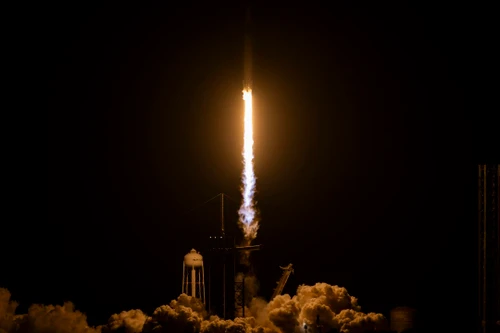 Xem SpaceX phóng tàu vũ trụ đưa 4 phi hành gia lên ISS